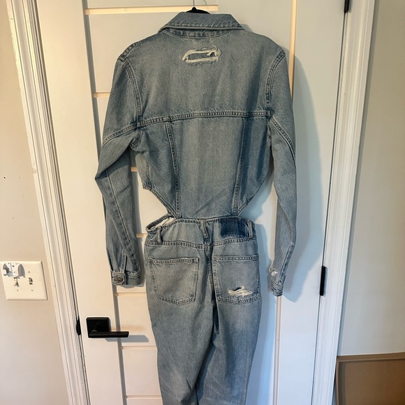 Zara full length blue denim jumpsuit with side cut-outs
NWT Bloggers favorite S - Picture 11 of 11
